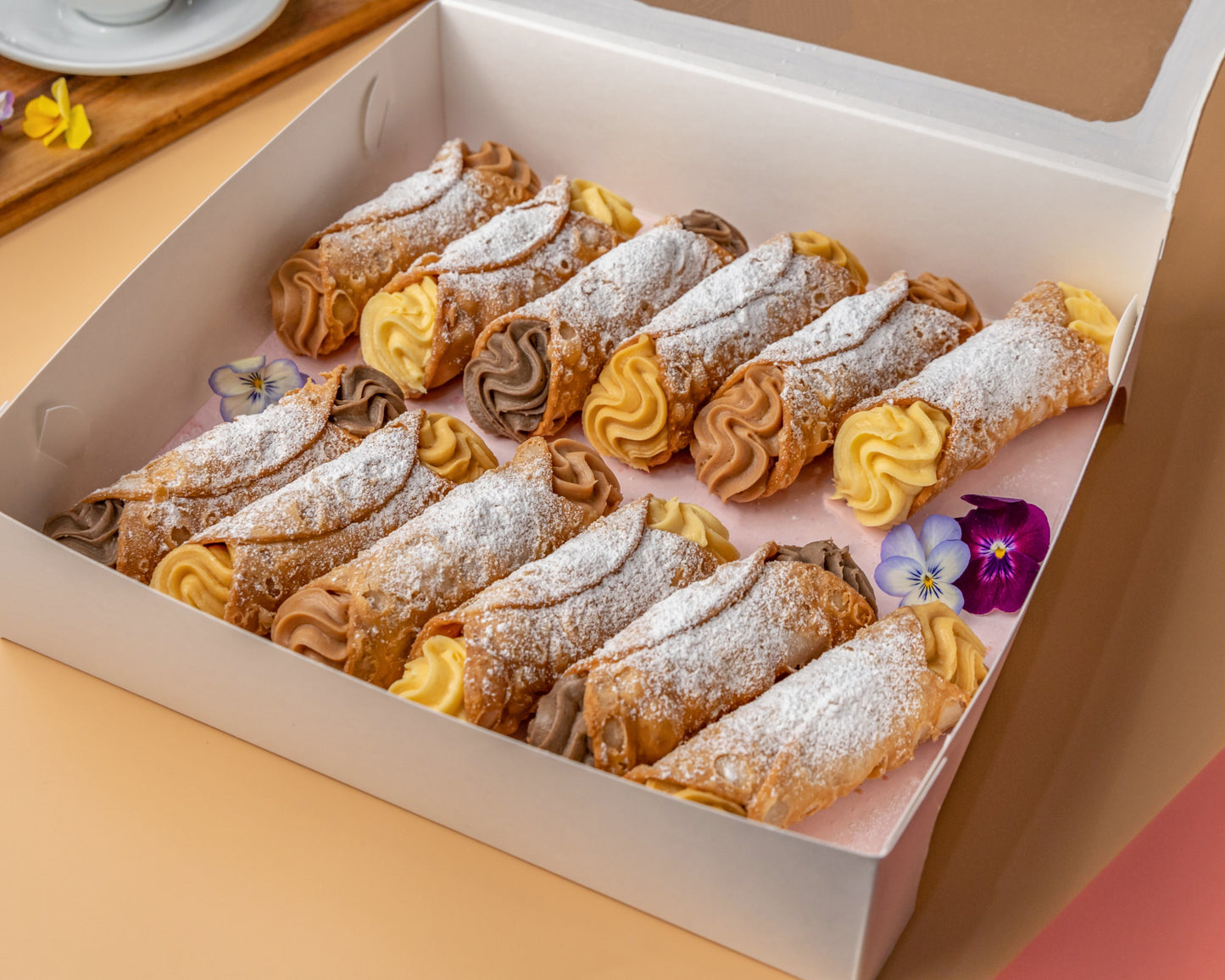 12 Mixed Cannoli