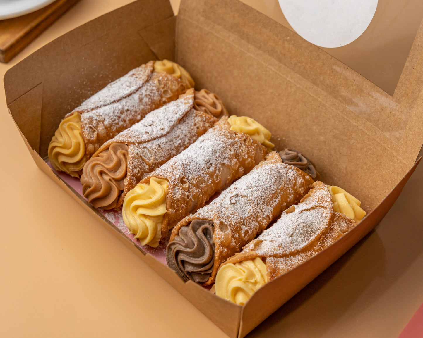 5 Mixed Cannoli